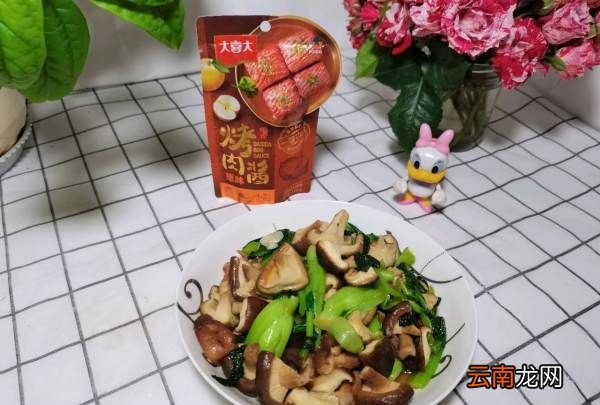 炒油菜怎么做，怎么做油菜炒香菇好吃