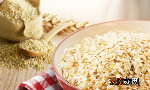 燕麥片可以用冷牛奶泡，燕麥片泡牛奶的正確吃法