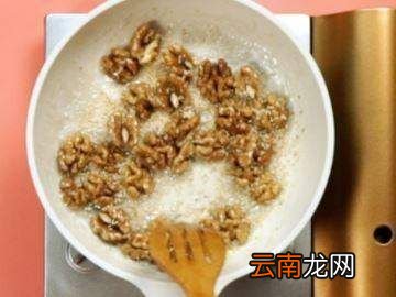 炒核桃仁怎么炒，剝好的核桃仁怎么炒熟保存