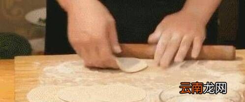韭菜盒子怎么做皮不硬，韭菜盒子面怎么和才軟好吃