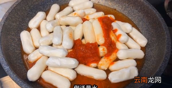 芝士年糕怎么炒，肉末芝士炒年糕怎么做好吃