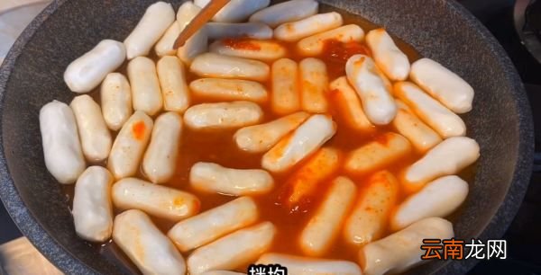芝士年糕怎么炒，肉末芝士炒年糕怎么做好吃
