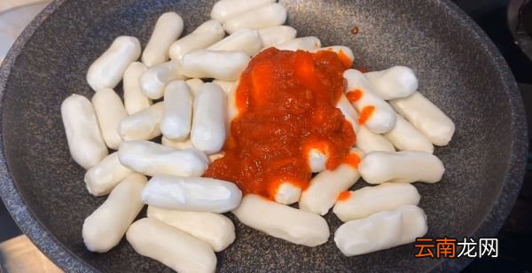 芝士年糕怎么炒，肉末芝士炒年糕怎么做好吃