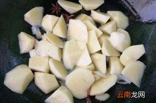 炒土豆塊怎么做好吃，炒土豆塊怎么炒好吃又簡單