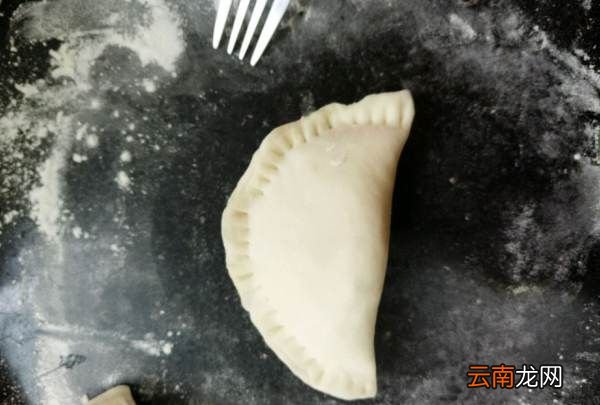 韭菜盒子怎么做皮才軟，韭菜盒子面怎么和才軟好吃