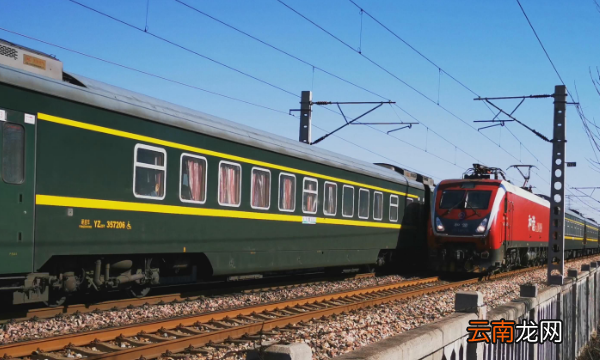 綠皮火車上有充電的地方，火車餐廳有充電的地方?jīng)]