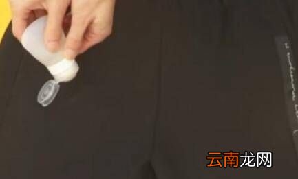 羽絨服上的印花圖案膠怎么去除