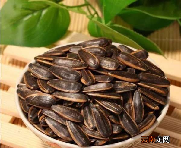 嗑瓜子有什么壞處，嗑瓜子嗑多了的壞處