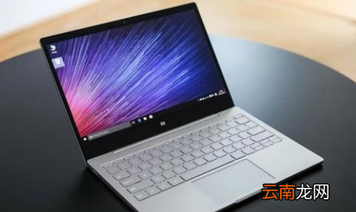 電腦屏幕出現(xiàn)線條抖動閃爍，筆記本電腦屏幕出現(xiàn)很多條紋抖動