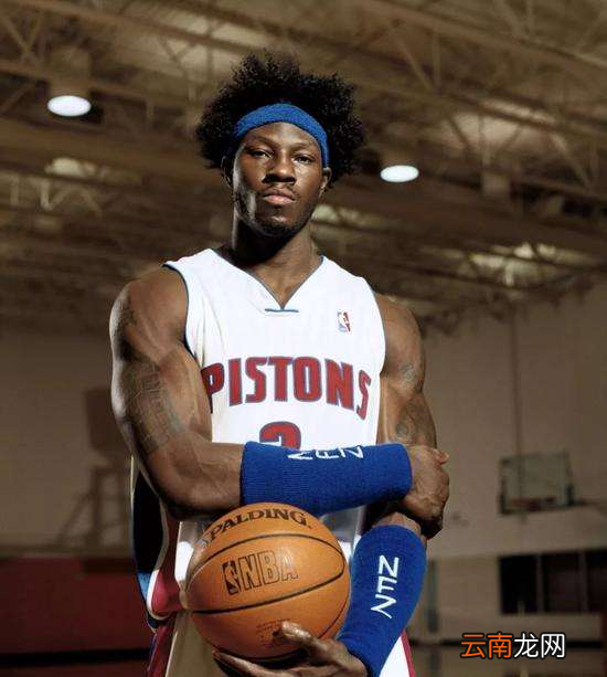 卡爾馬龍臥推多少公斤，NBA有哪些球星穿過10號球衣