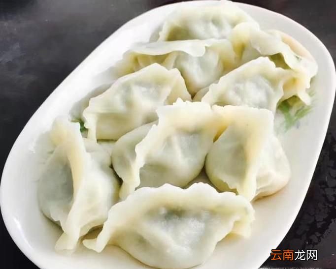 豬肉茴子白餃子的做法