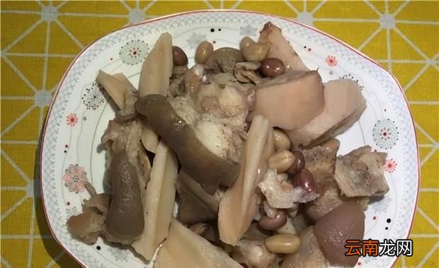 豬腳燉湯怎么做好吃呢？